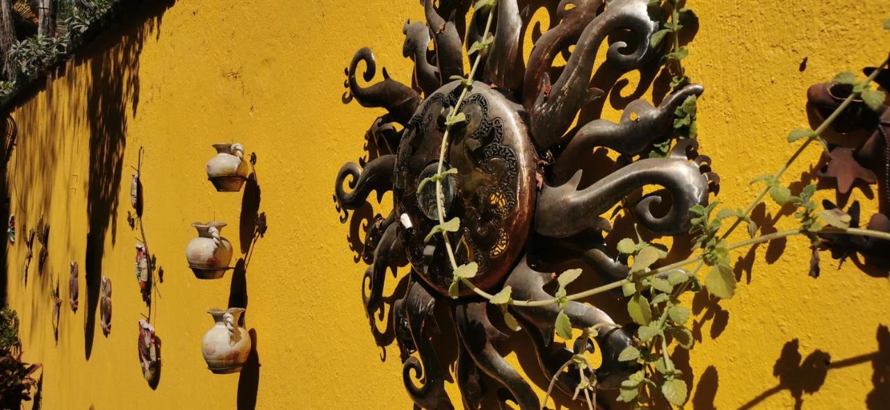 Hotel Rosa Morada Tlaquepaque Exterior photo
