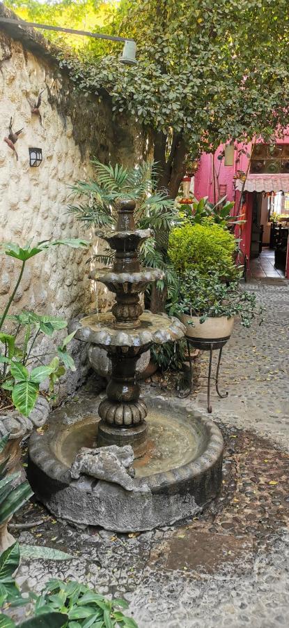 Hotel Rosa Morada Tlaquepaque Exterior photo