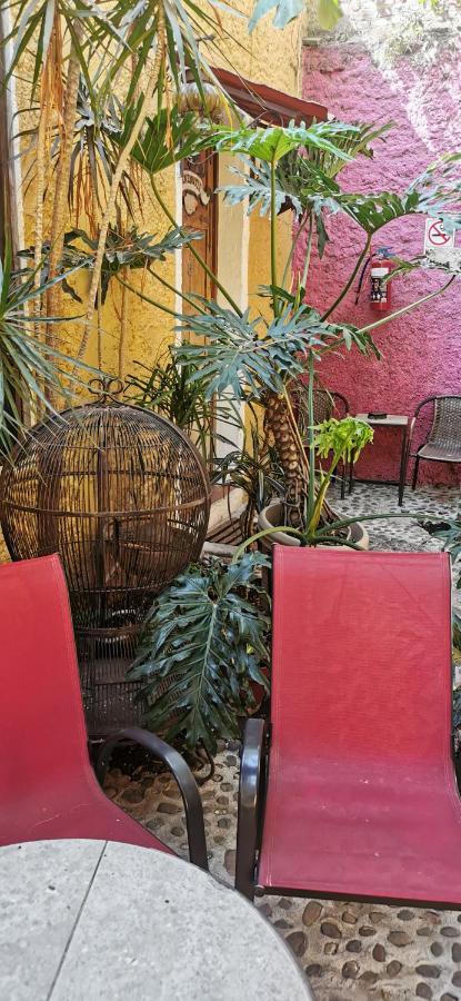 Hotel Rosa Morada Tlaquepaque Exterior photo