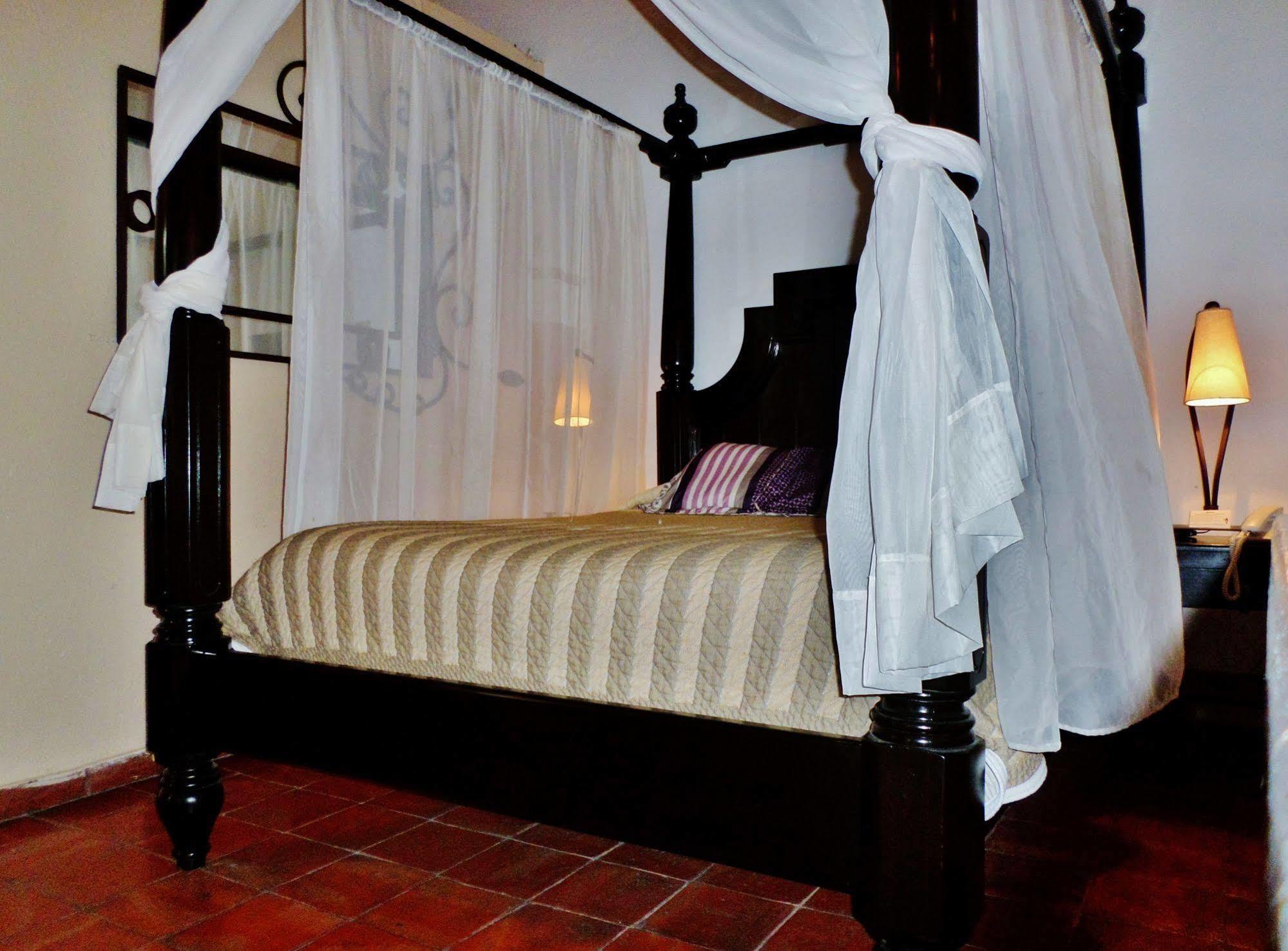 Hotel Rosa Morada Tlaquepaque Exterior photo